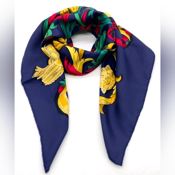 Authentic Hermes Carré 90 LE MORS A LA CONETABLE Navy Silk Scarf W/Box - Picture 3 of 16